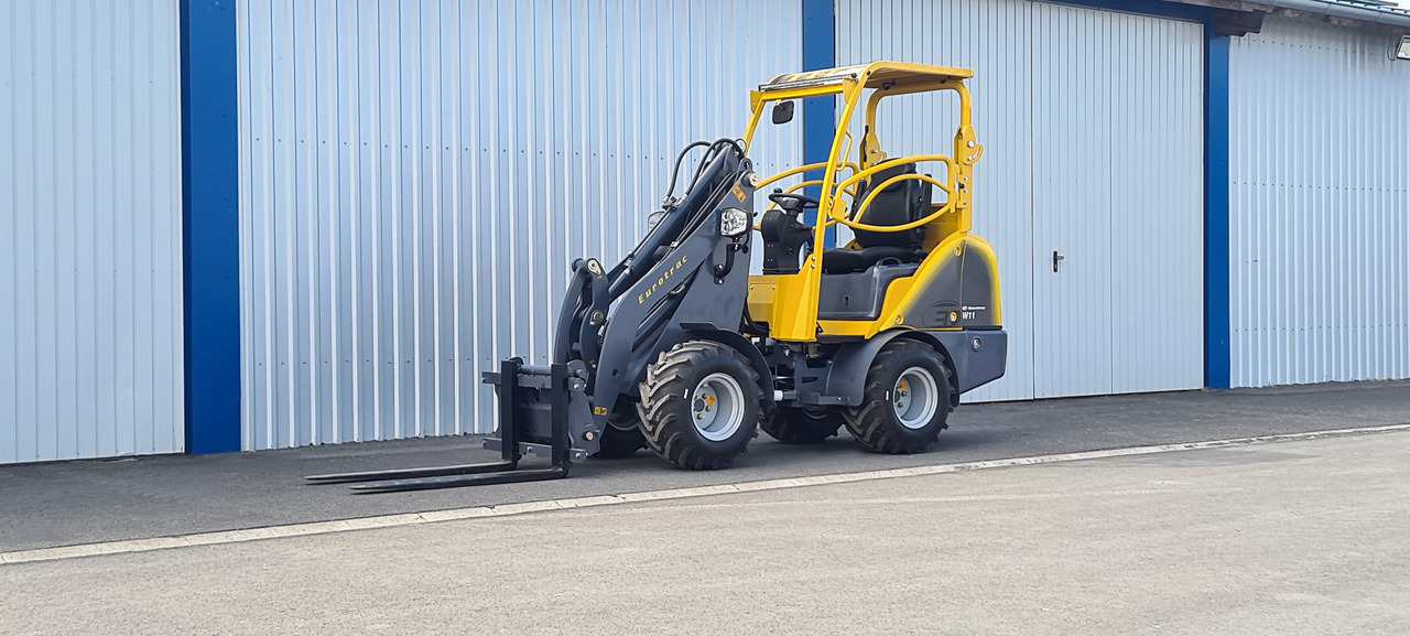 Compact loader Eurotrac W11 Radlader Hoflader