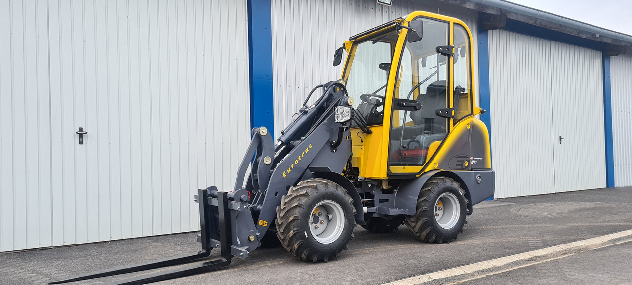 Compact loader Eurotrac W11 Radlader Hoflader