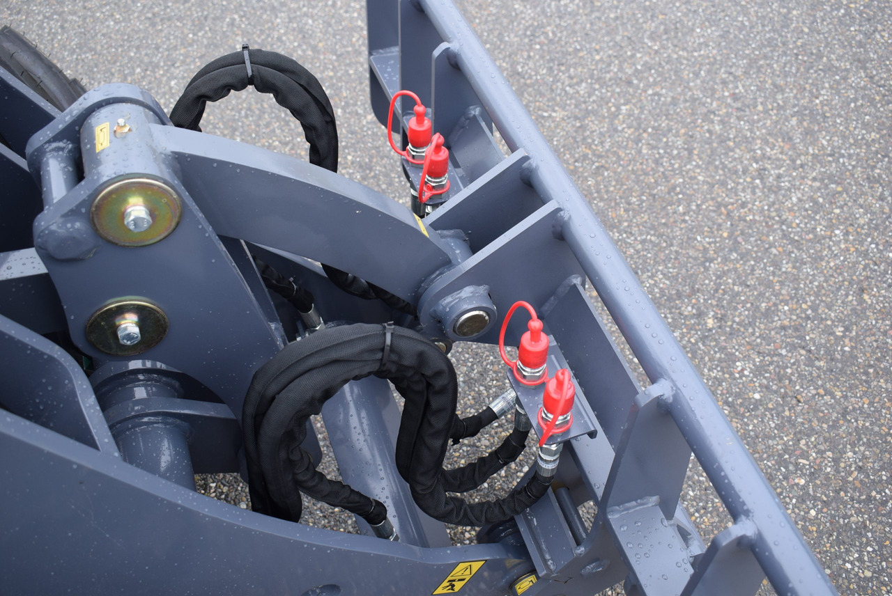 Compact loader Eurotrac W13 Radlader Hoflader