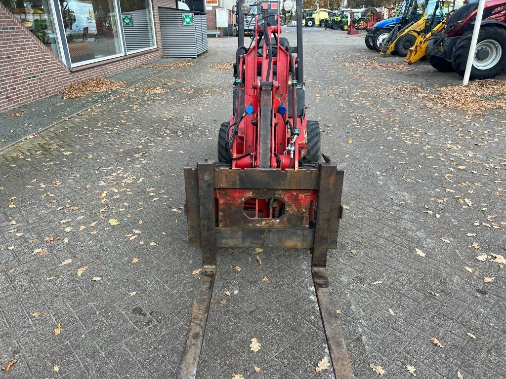 Compact loader Fuchs F 853 H