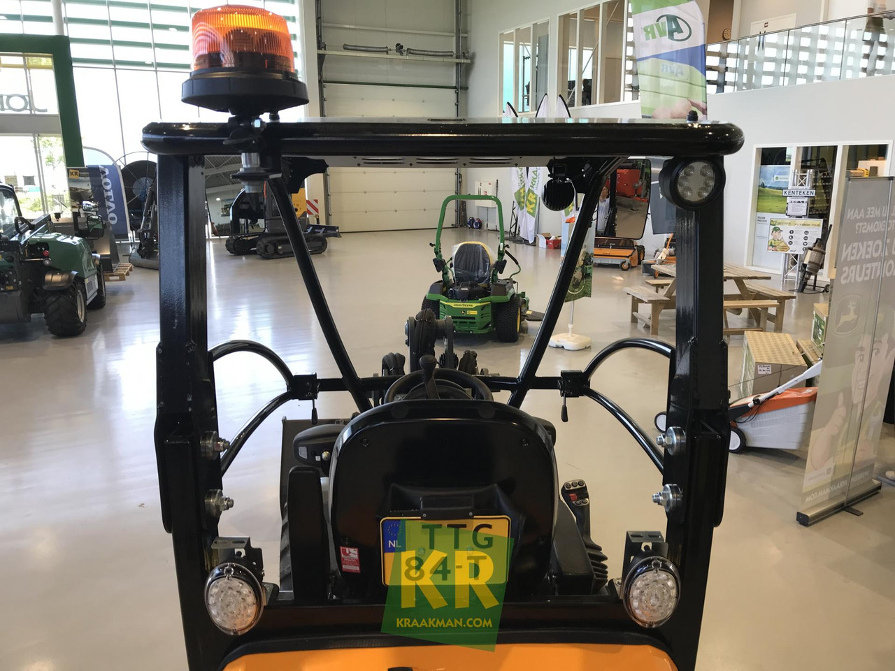 Compact loader G2200E Giant