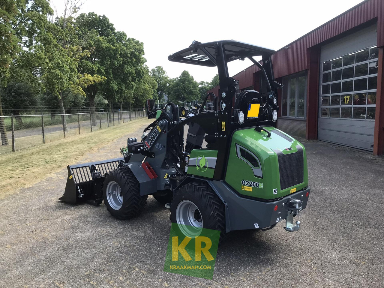 Compact loader G2200E Giant