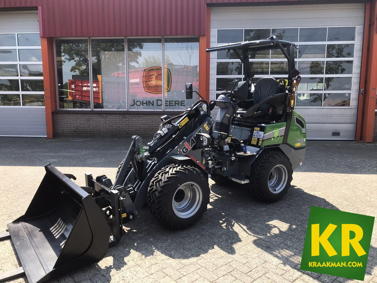 Compact loader G2200E Giant