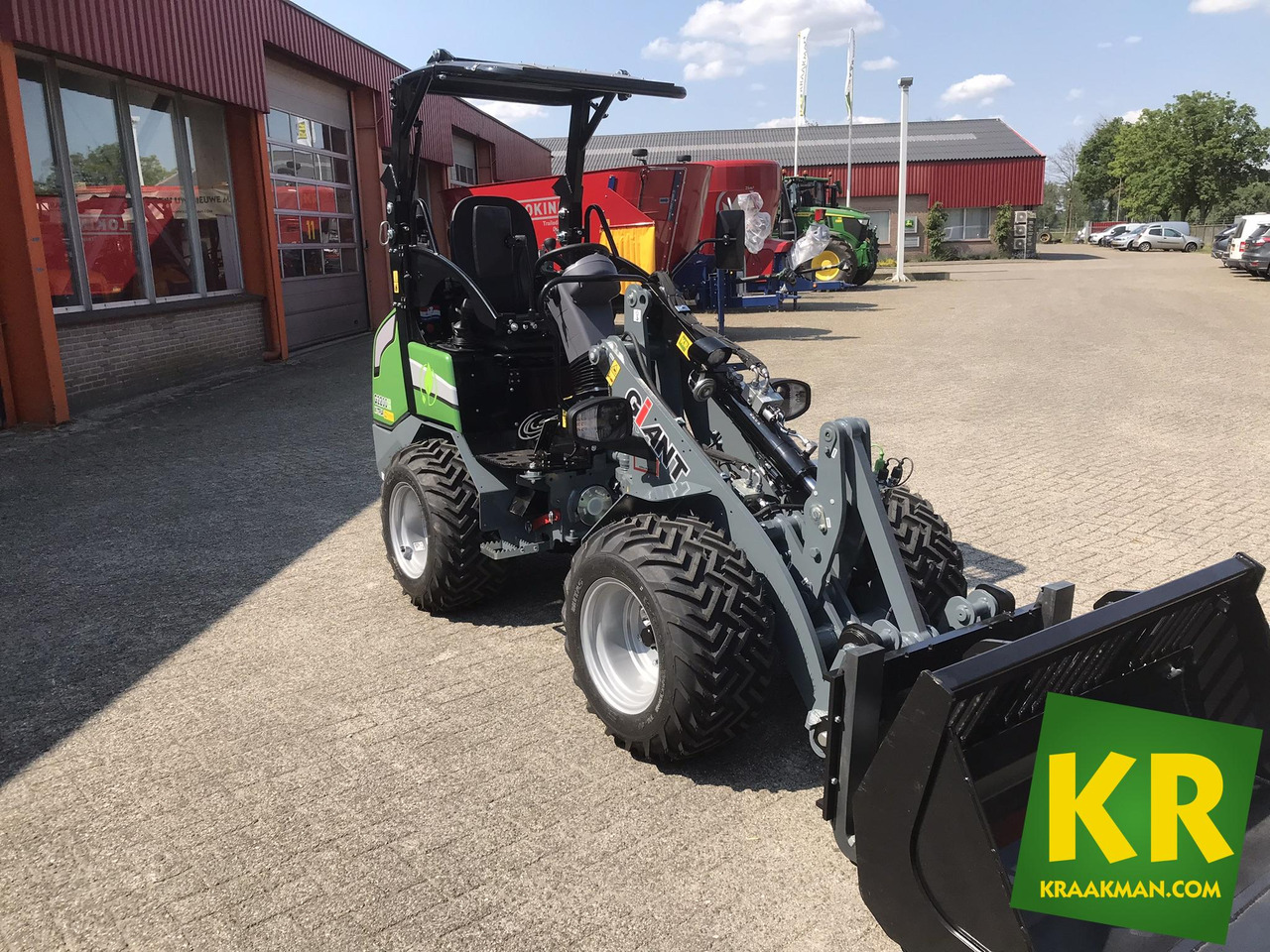 Compact loader G2200E Giant