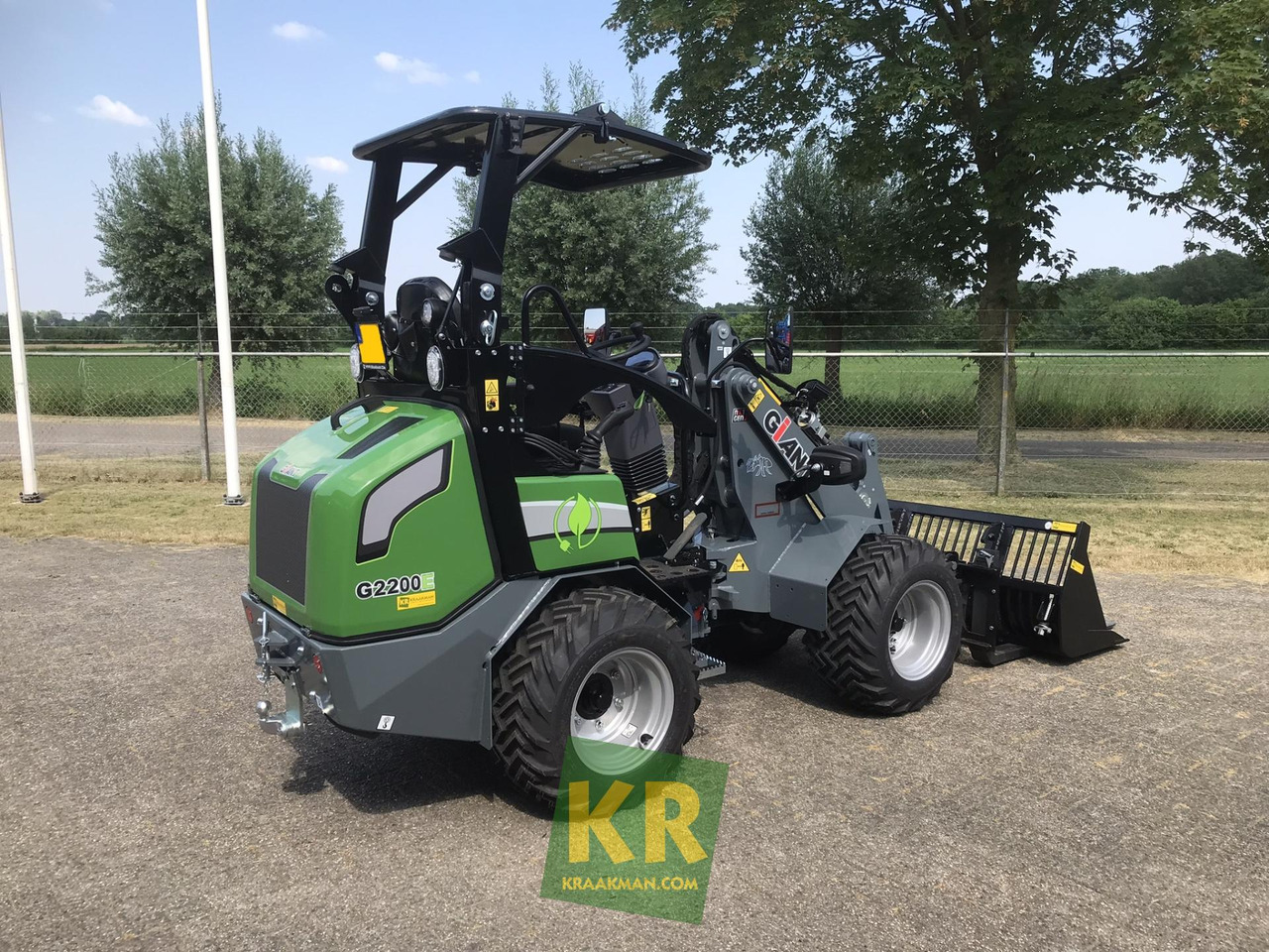 Compact loader G2200E Giant