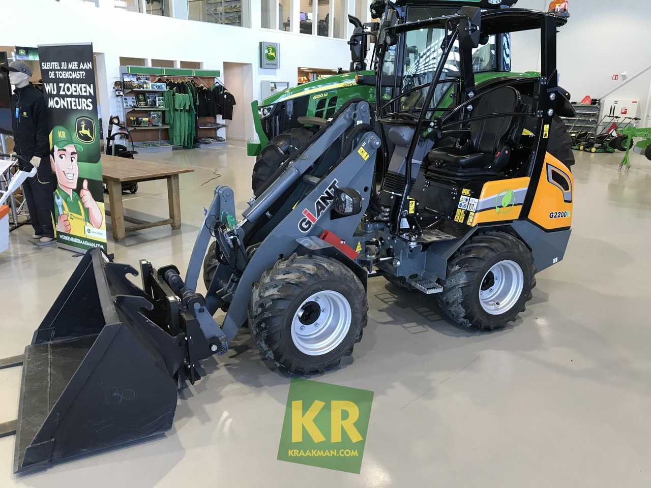 Compact loader G2200E Giant