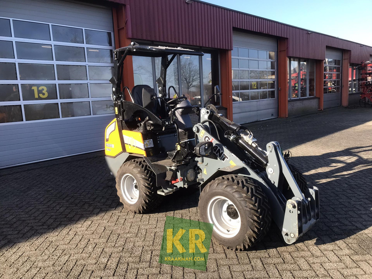 Compact loader G2200E X-tra Giant
