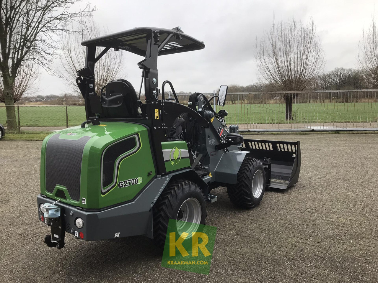 Compact loader G2700E Giant