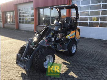 Compact loader G2700E X-tra Giant 