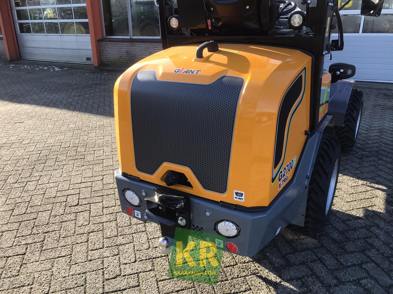 Compact loader G2700E X-tra Giant