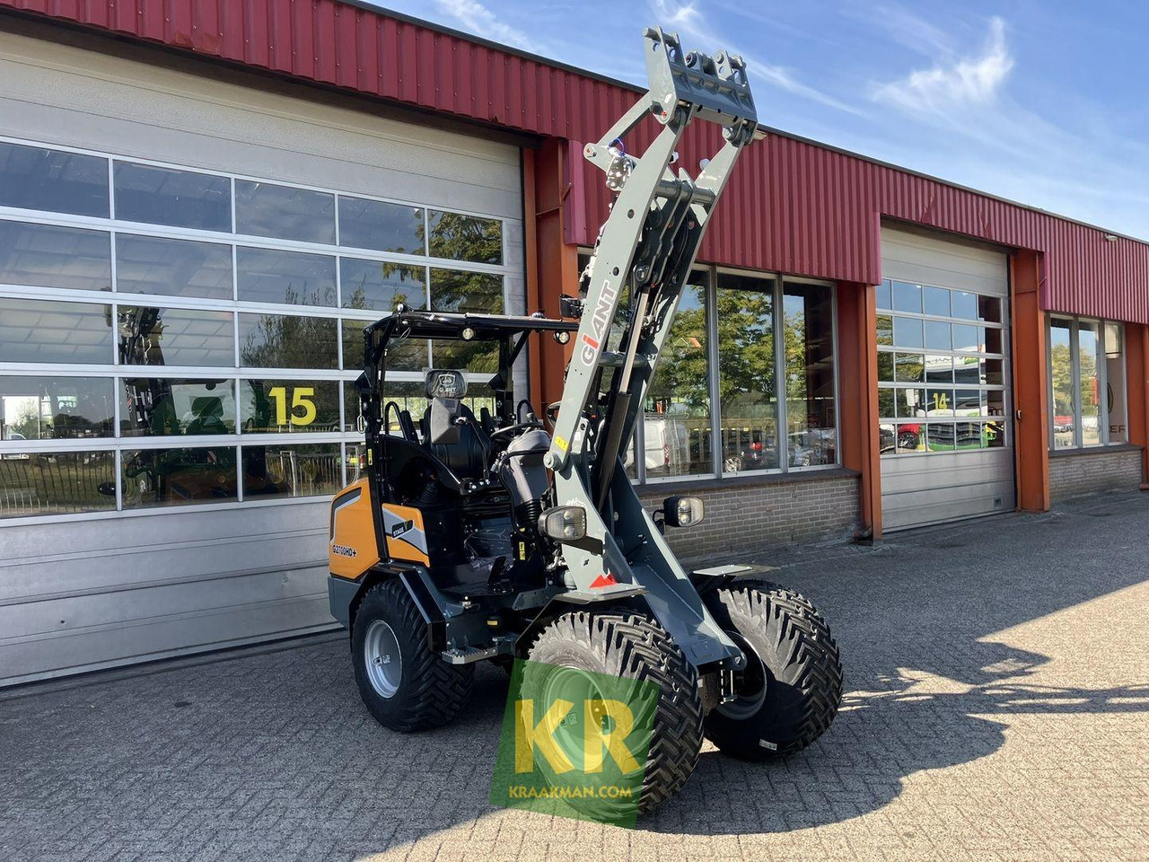 Compact loader G2700 HD+ Giant