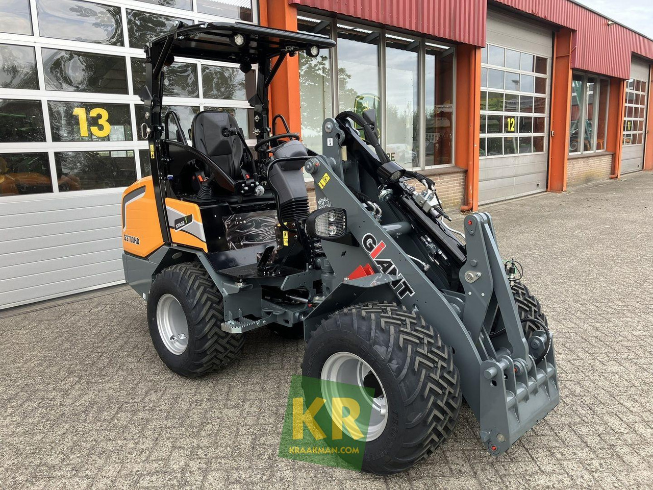 Compact loader G2700 HD Giant