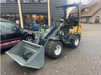 Compact loader GIANT G2200E extra