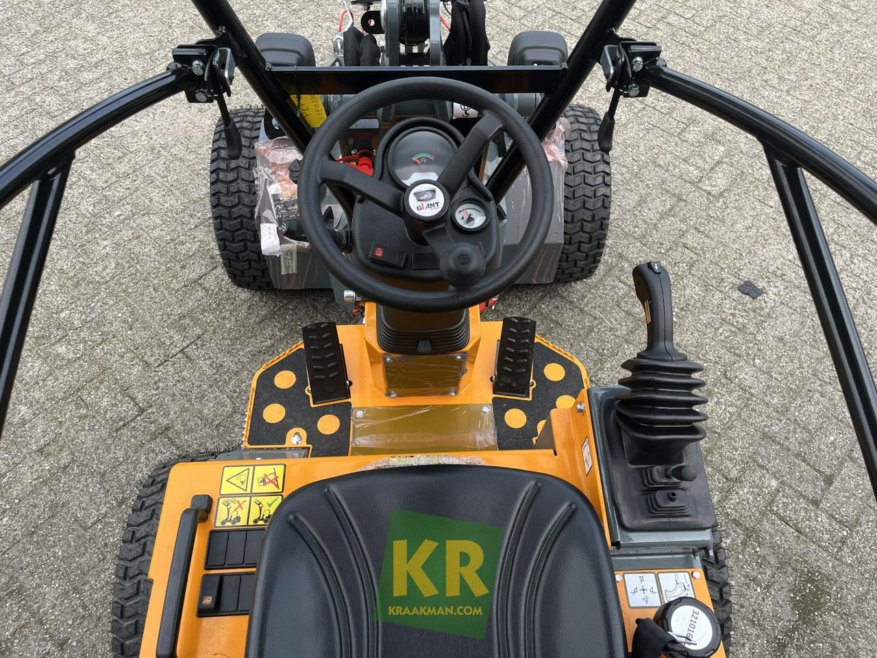Compact loader Giant G1200