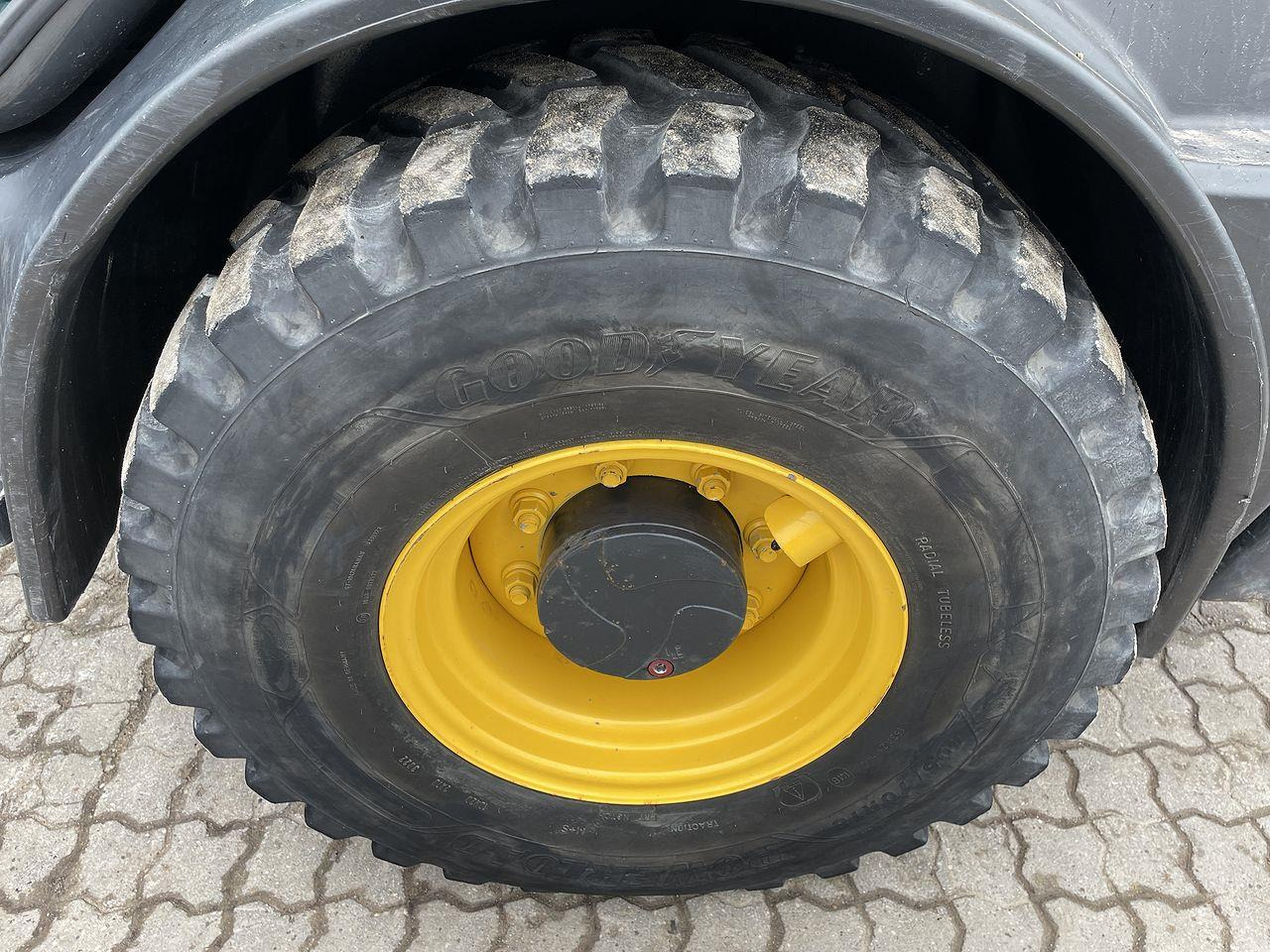 Compact loader Komatsu WA70M-8EO