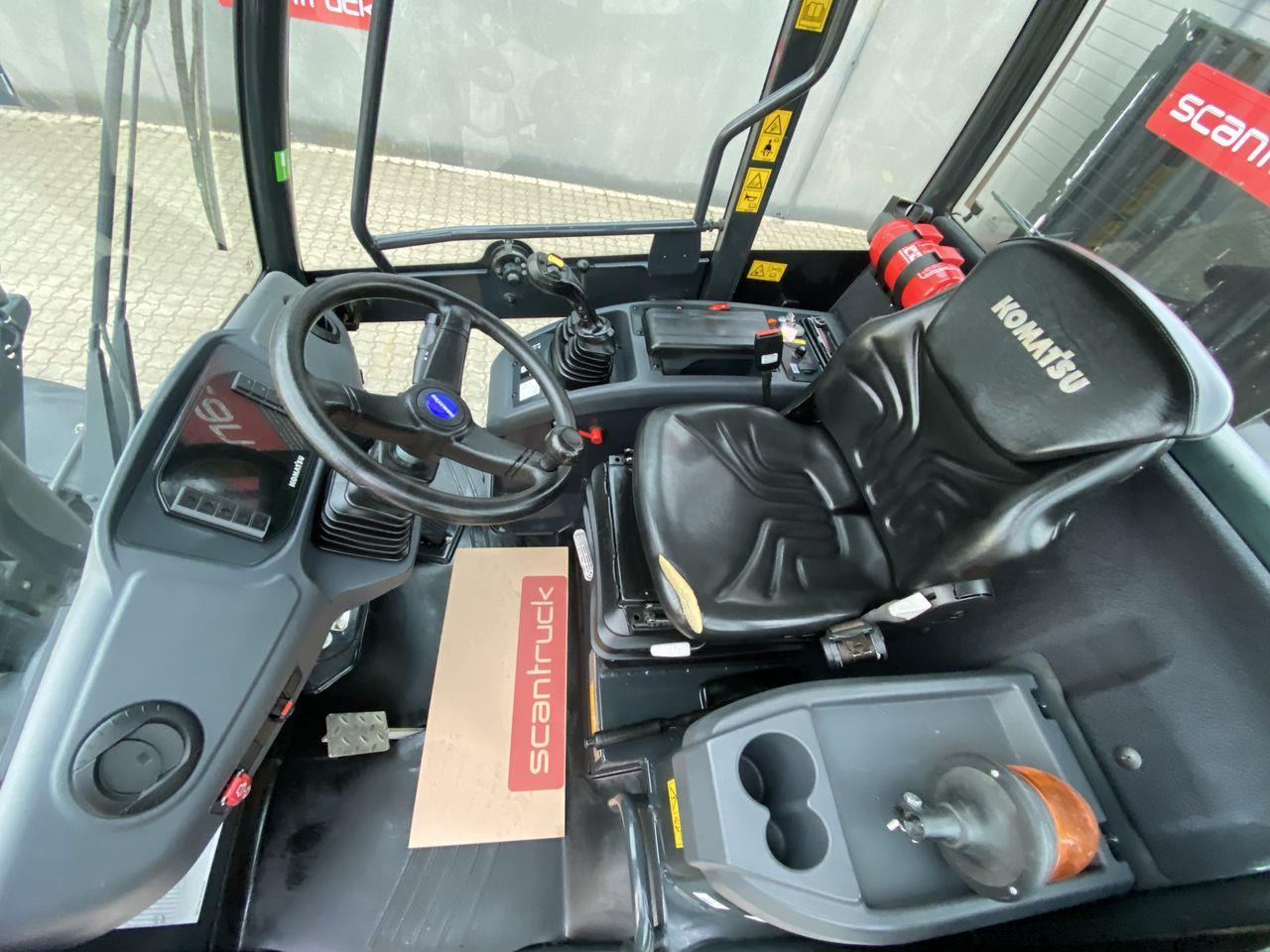 Compact loader Komatsu WA80M-8EO