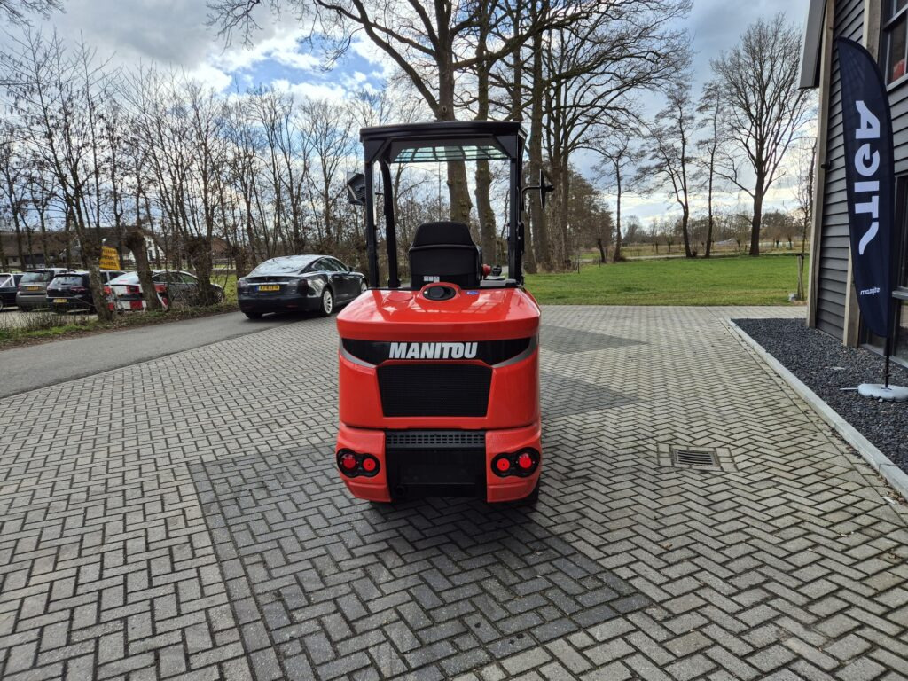 Compact loader MANITOU MLA 3-25H miniloader