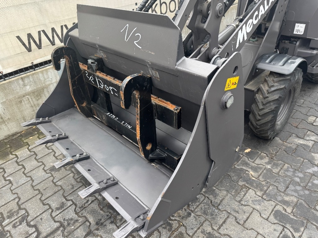 Compact loader Mecalac MCL 2