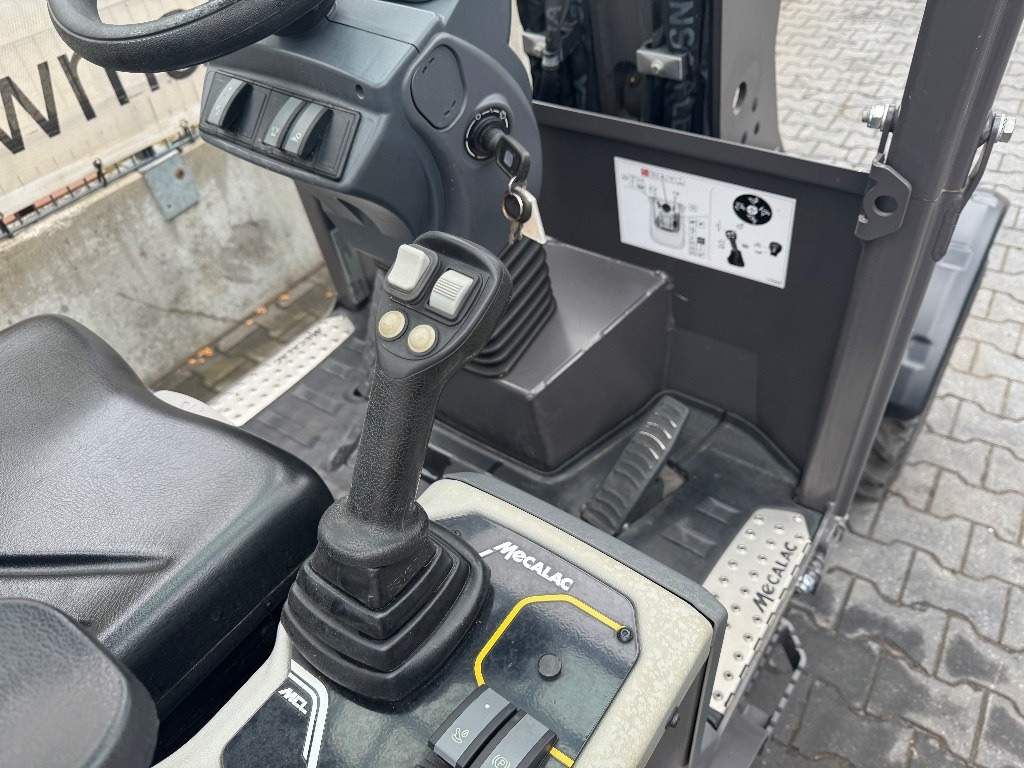 Compact loader Mecalac MCL 2