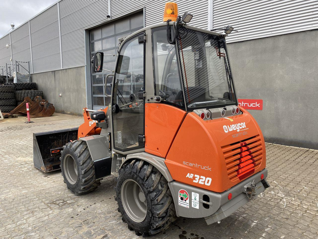 Compact loader Weycor AR320 Cab