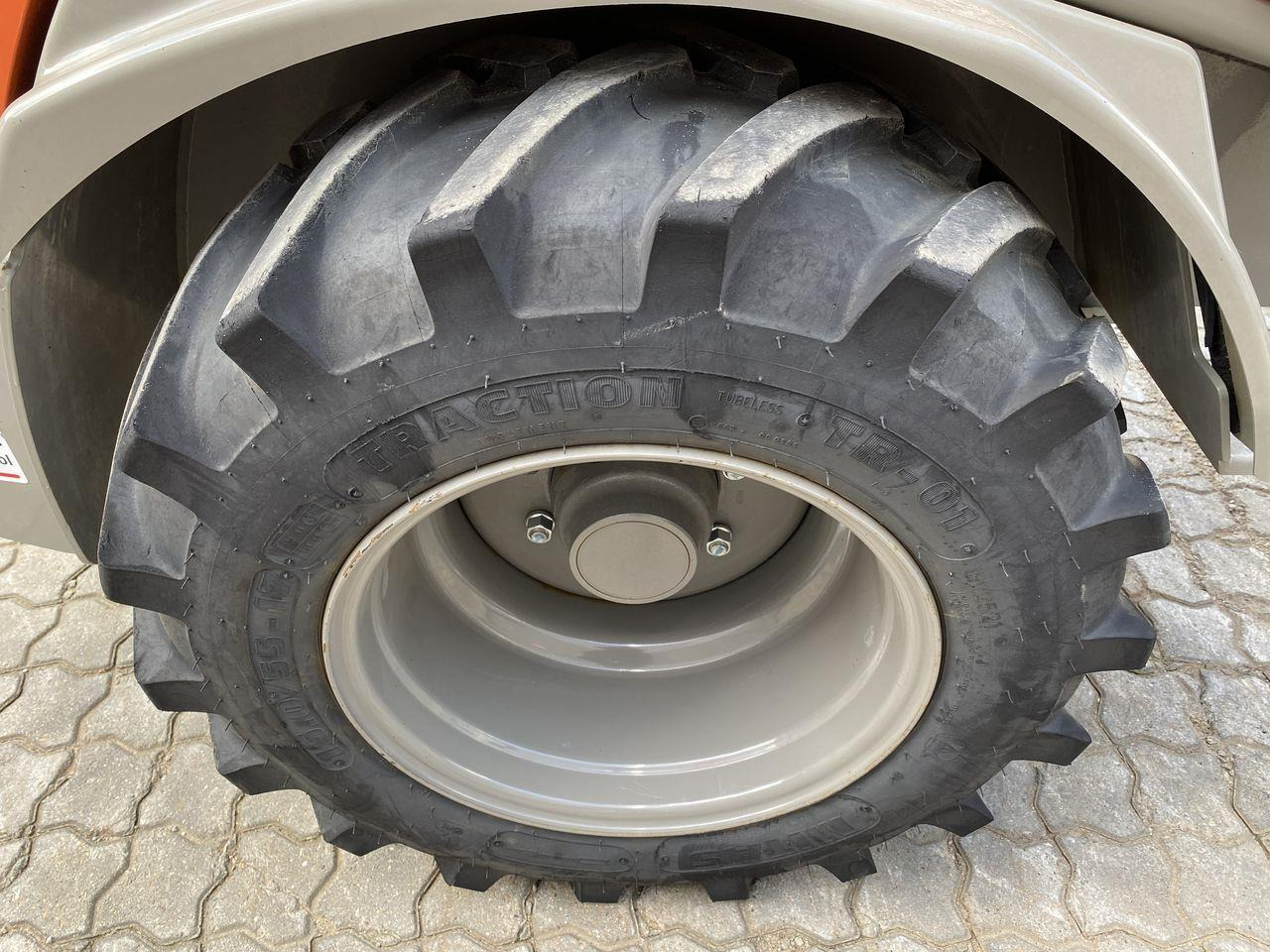 Compact loader Weycor AR320 Cab