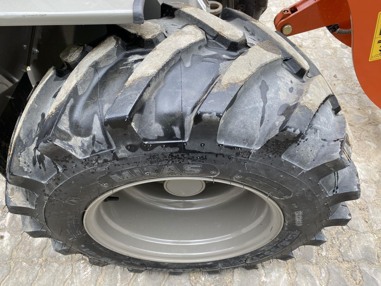 Compact loader Weycor AR320 Cab