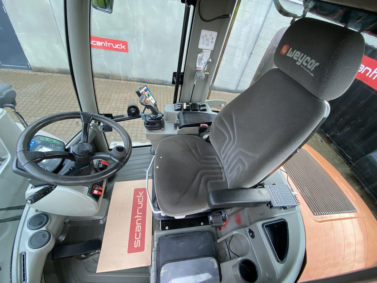 Compact loader Weycor AR550 HS