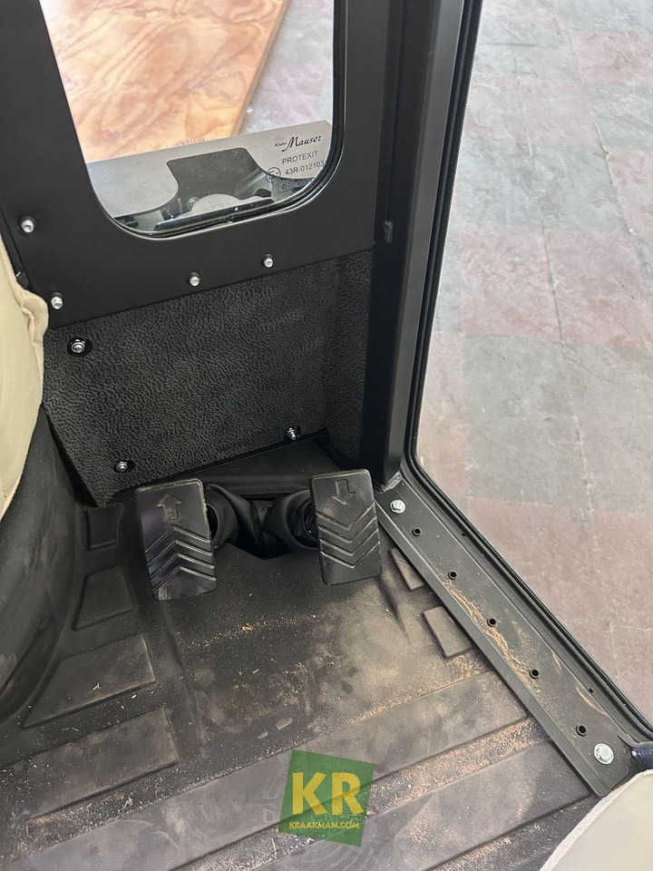 Compact tractor 2032R John Deere