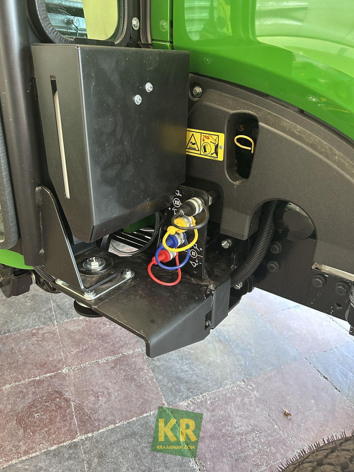 Compact tractor 2032R John Deere