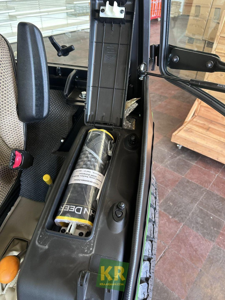 Compact tractor 2032R John Deere