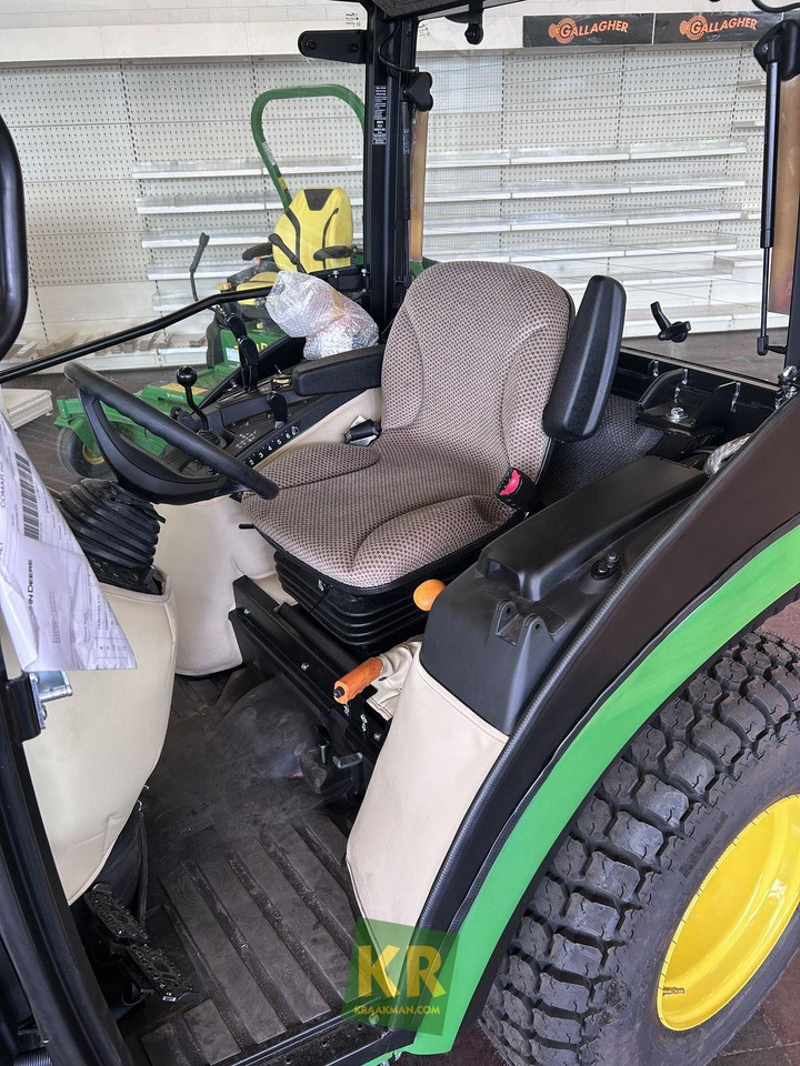 Compact tractor 2032R John Deere