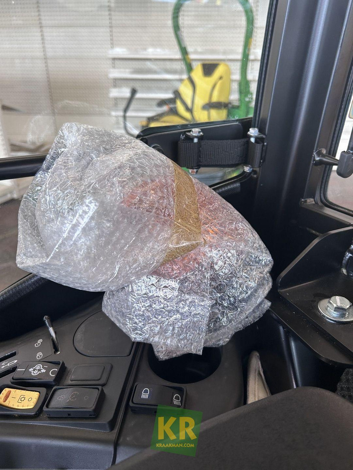 Compact tractor 2032R John Deere