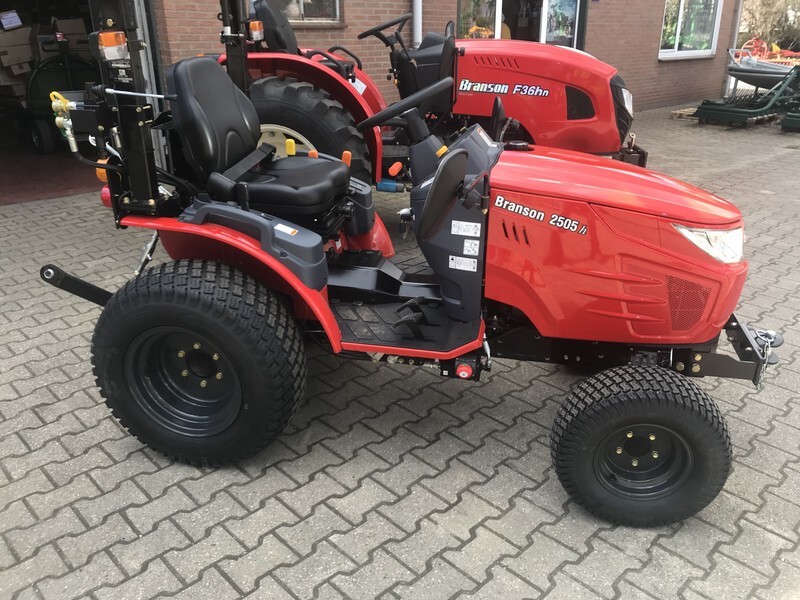 Compact tractor Branson 2505h tractor