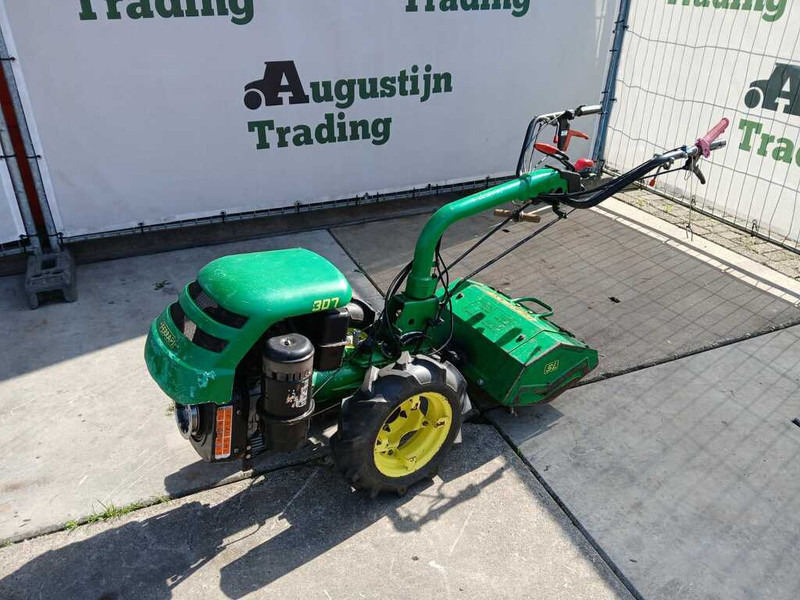 Compact tractor Ferrari 307