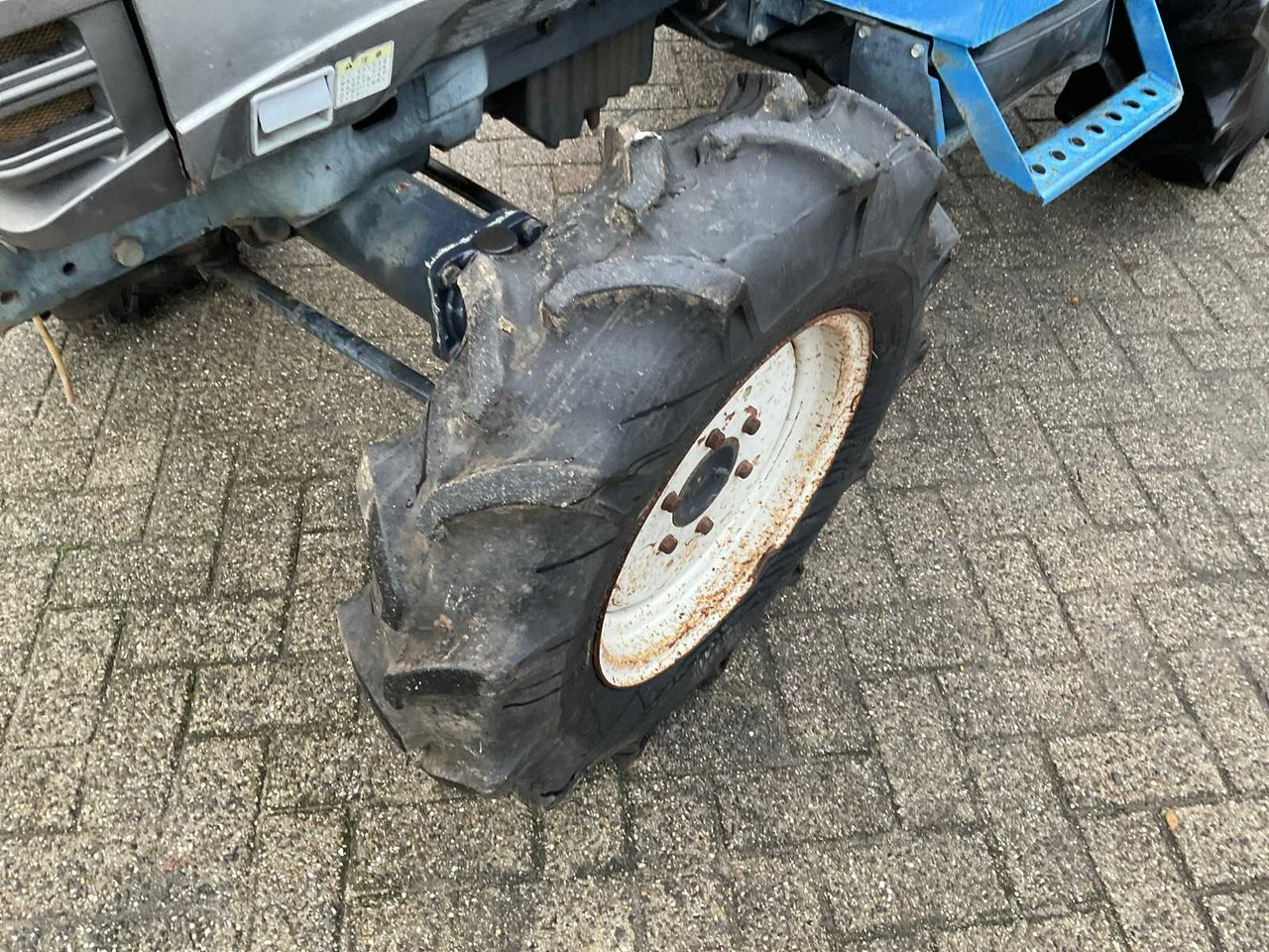 Compact tractor Iseki GEAS 33