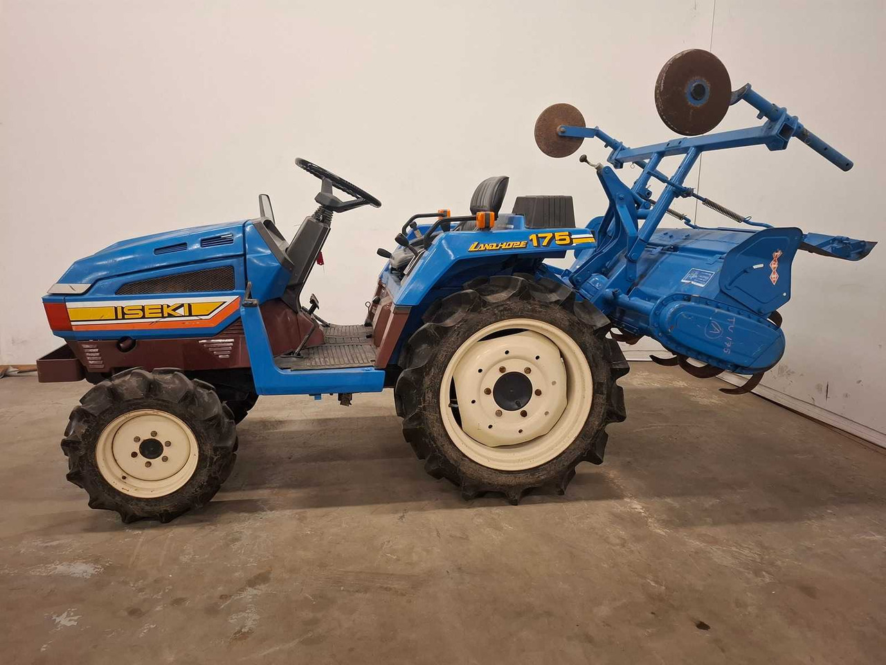 Compact tractor Iseki Landhope 175