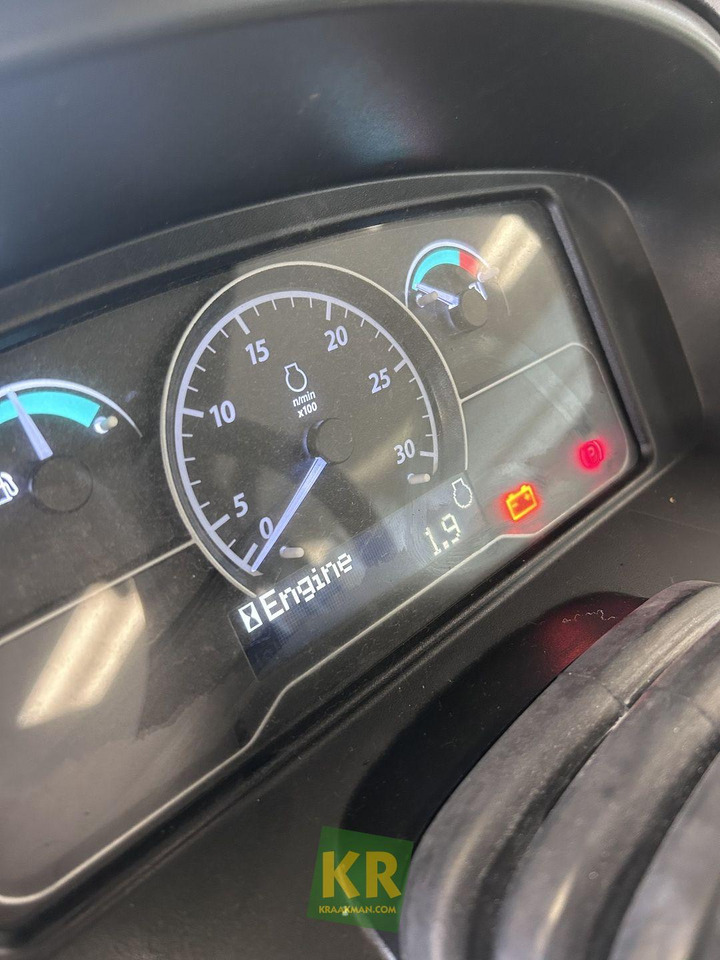 Compact tractor John Deere 2032R