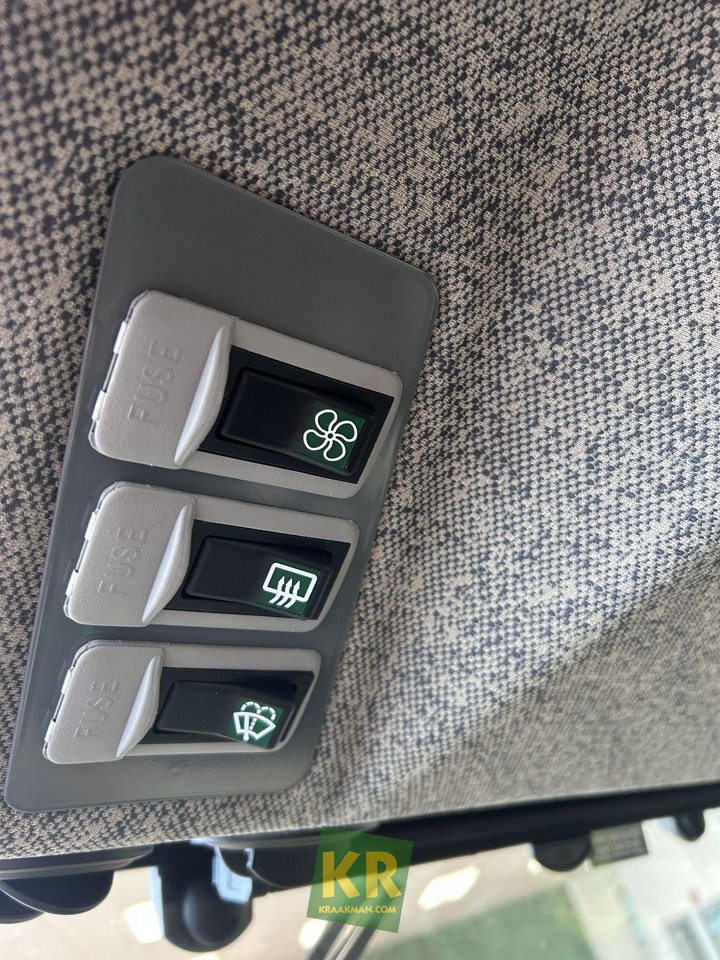 Compact tractor John Deere 2032R