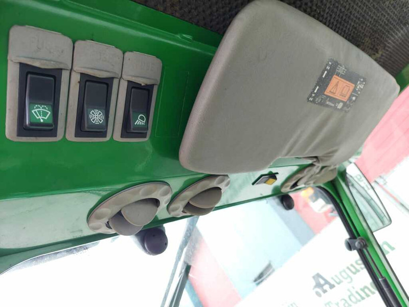 Compact tractor John Deere 2320