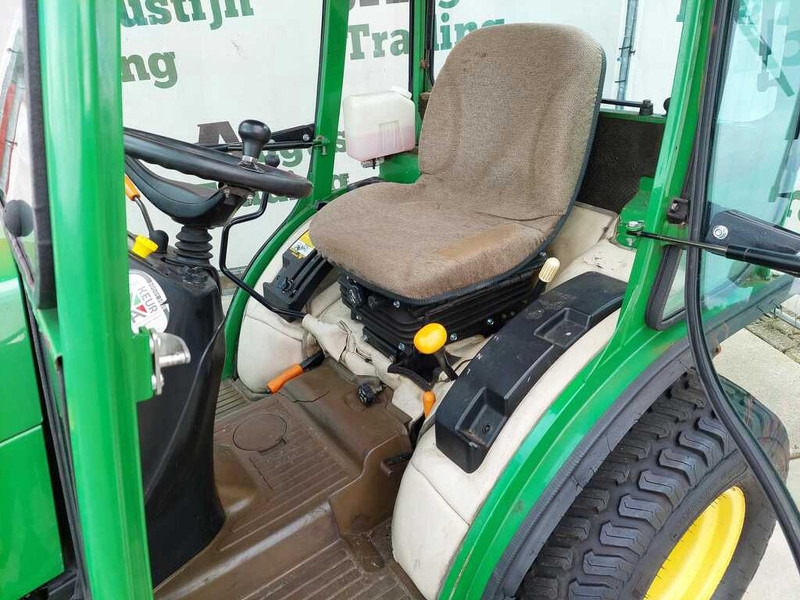 Compact tractor John Deere 2320