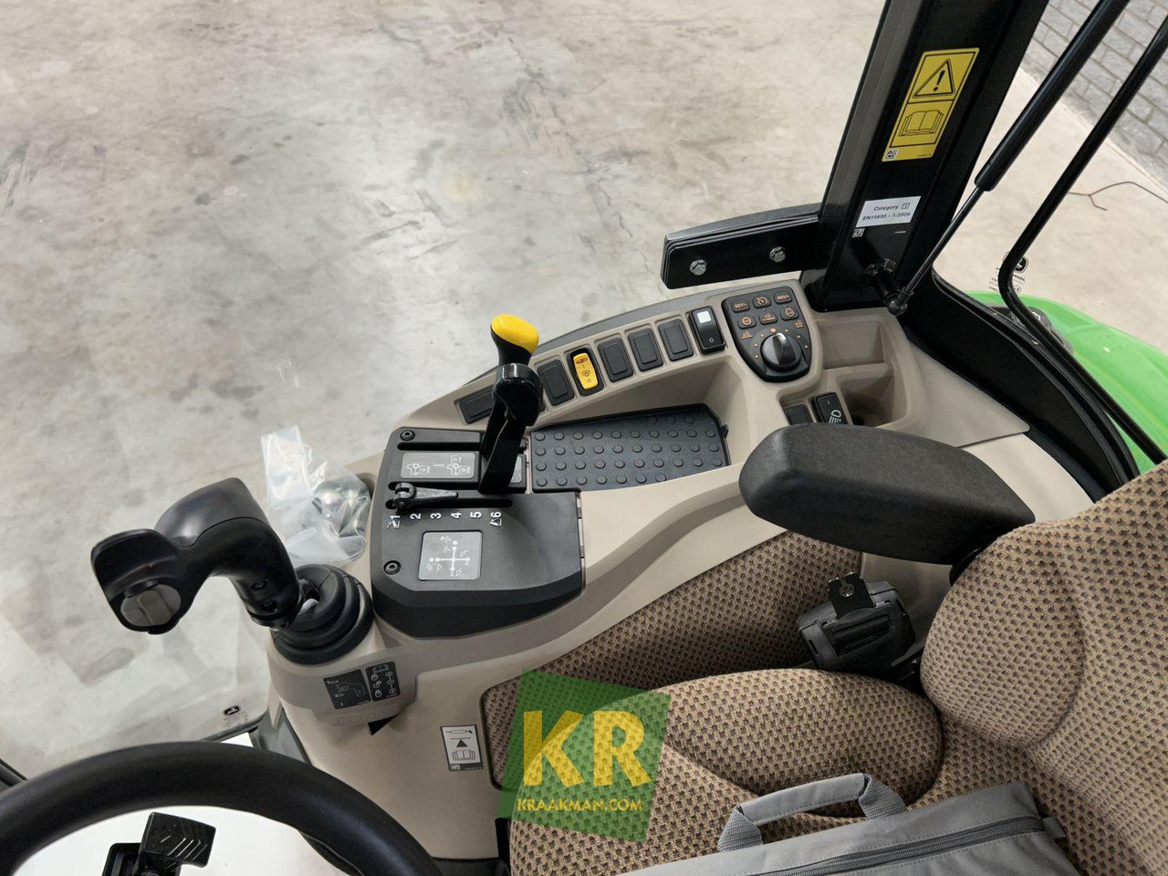 Compact tractor John Deere 3046R
