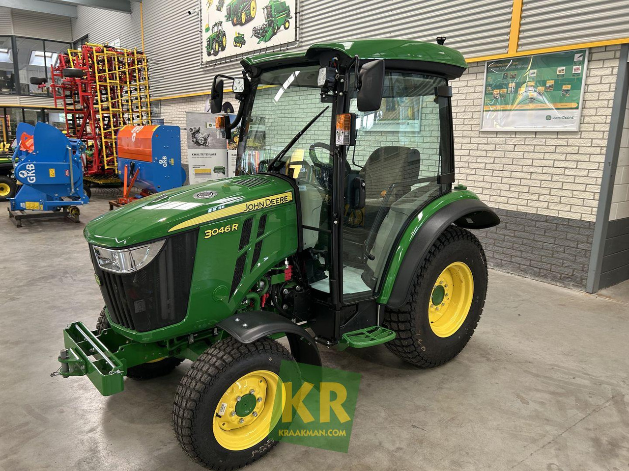 Compact tractor John Deere 3046R
