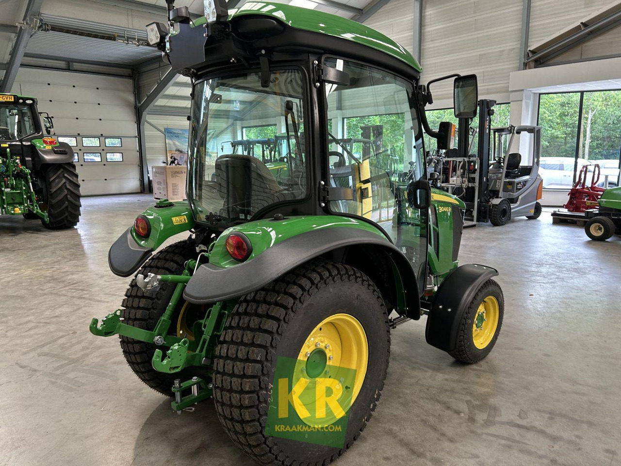 Compact tractor John Deere 3046R