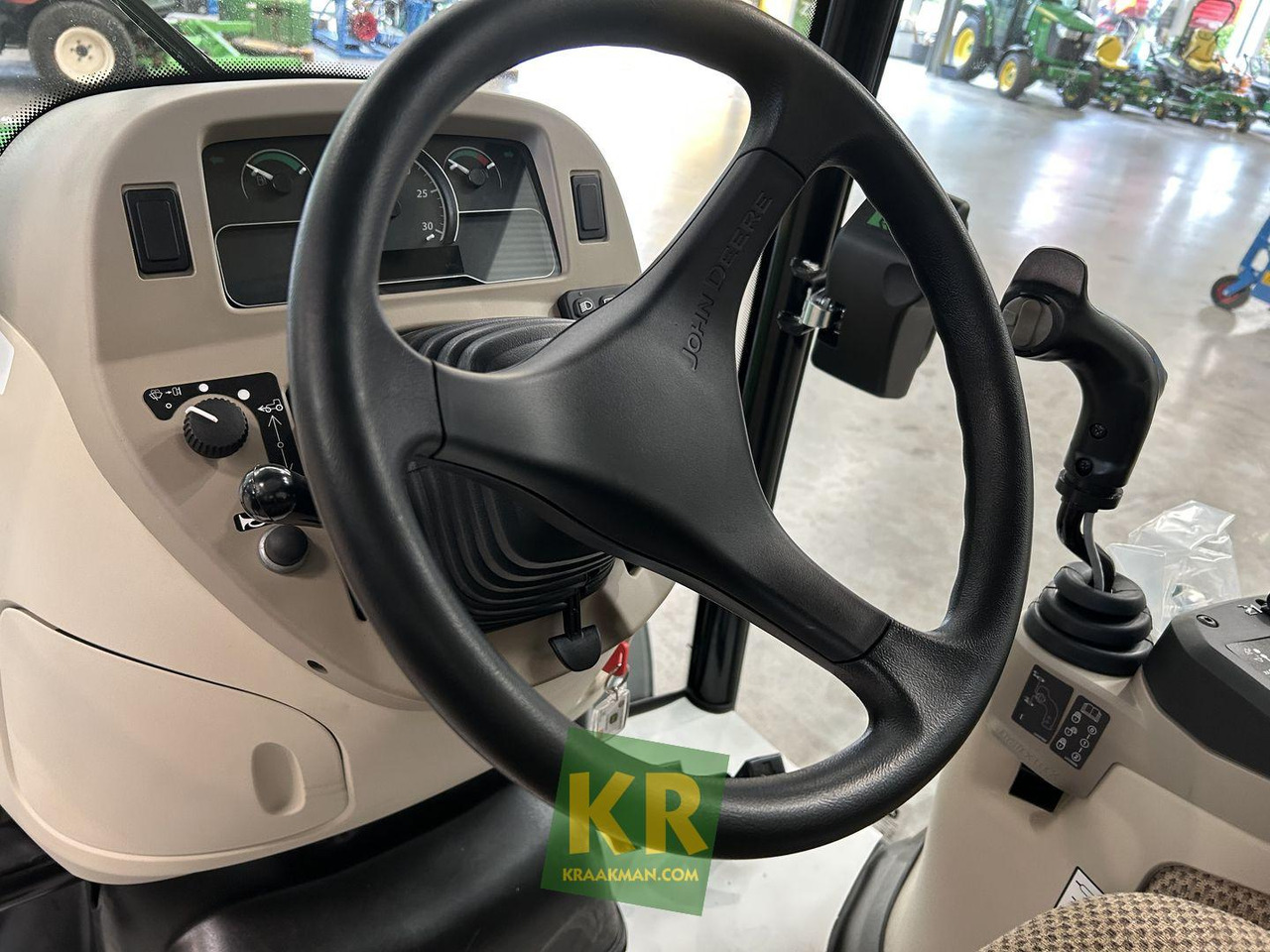 Compact tractor John Deere 3046R