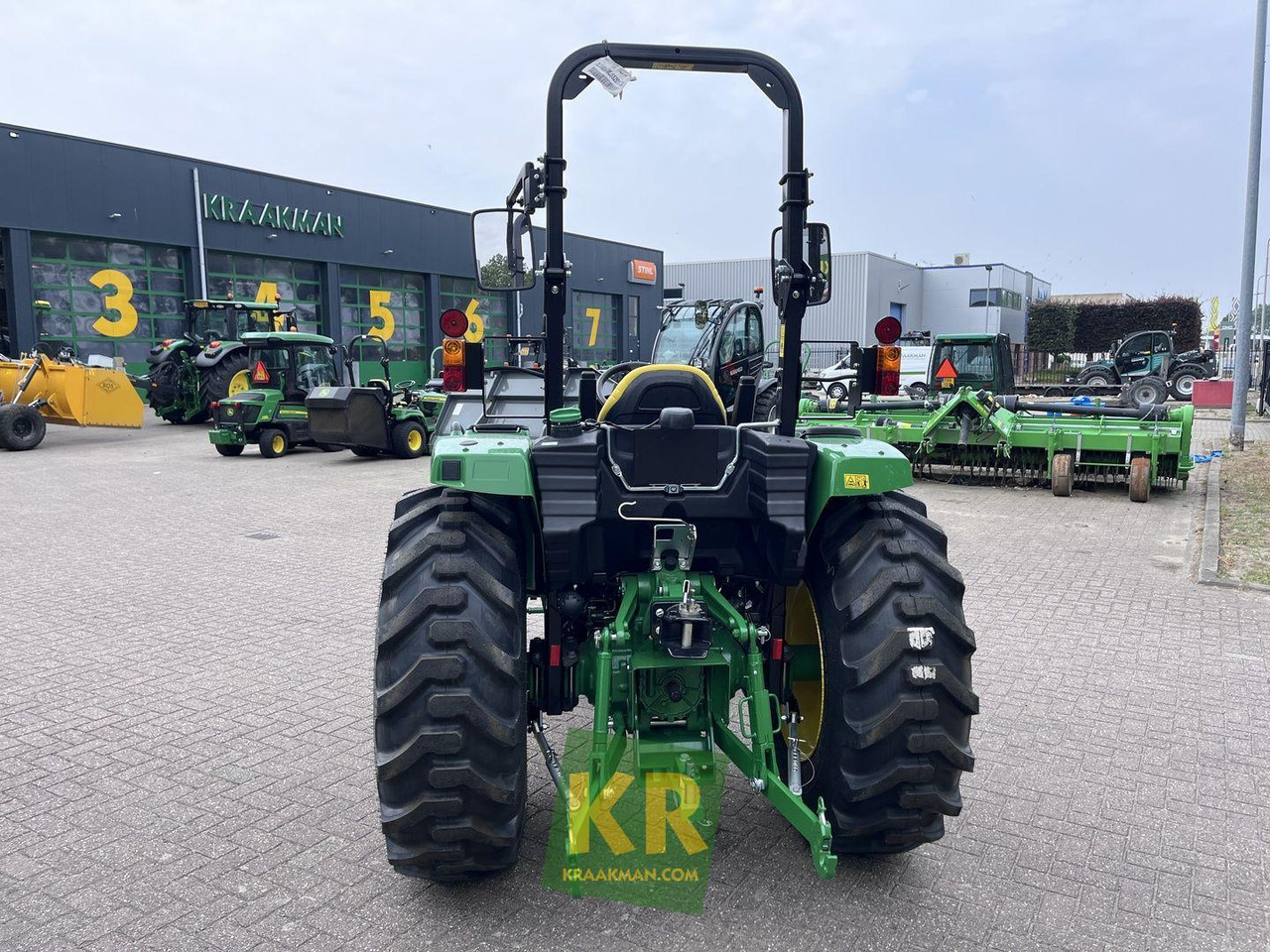Compact tractor John Deere 4066M
