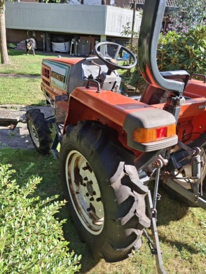 Compact tractor Kleintraktor Hinomoto-Kubota 21 PS