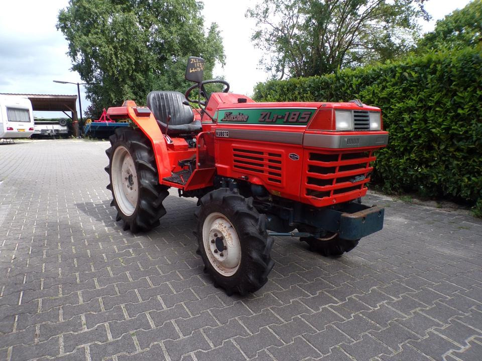 Compact tractor Kleintraktor Kubota ZL1-185