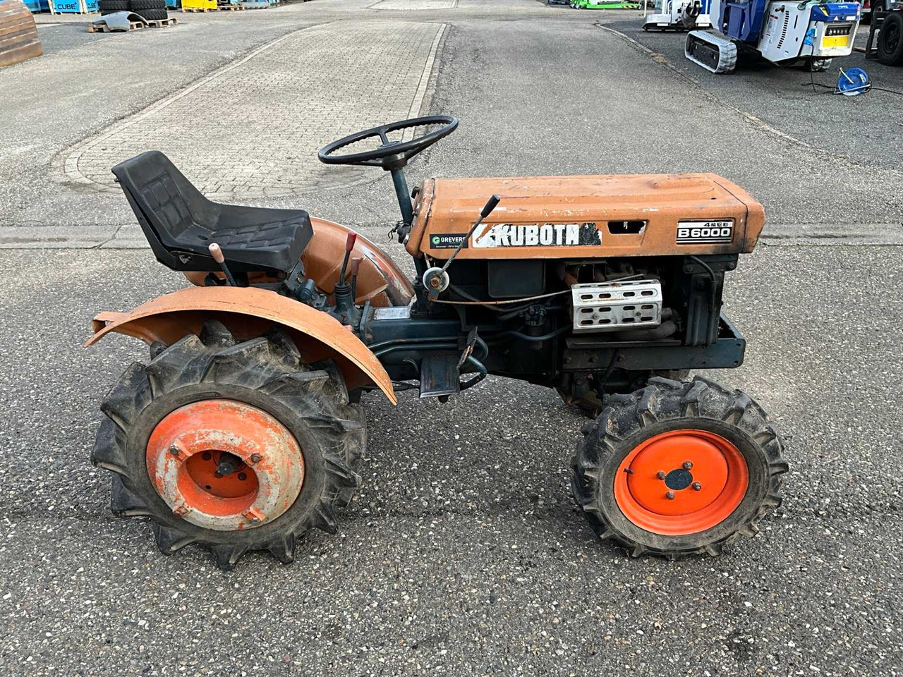 Compact tractor Kubota B6000