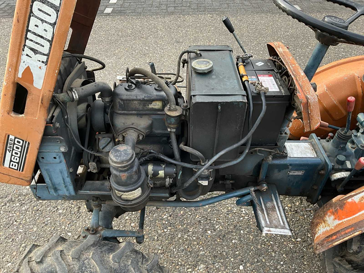 Compact tractor Kubota B6000