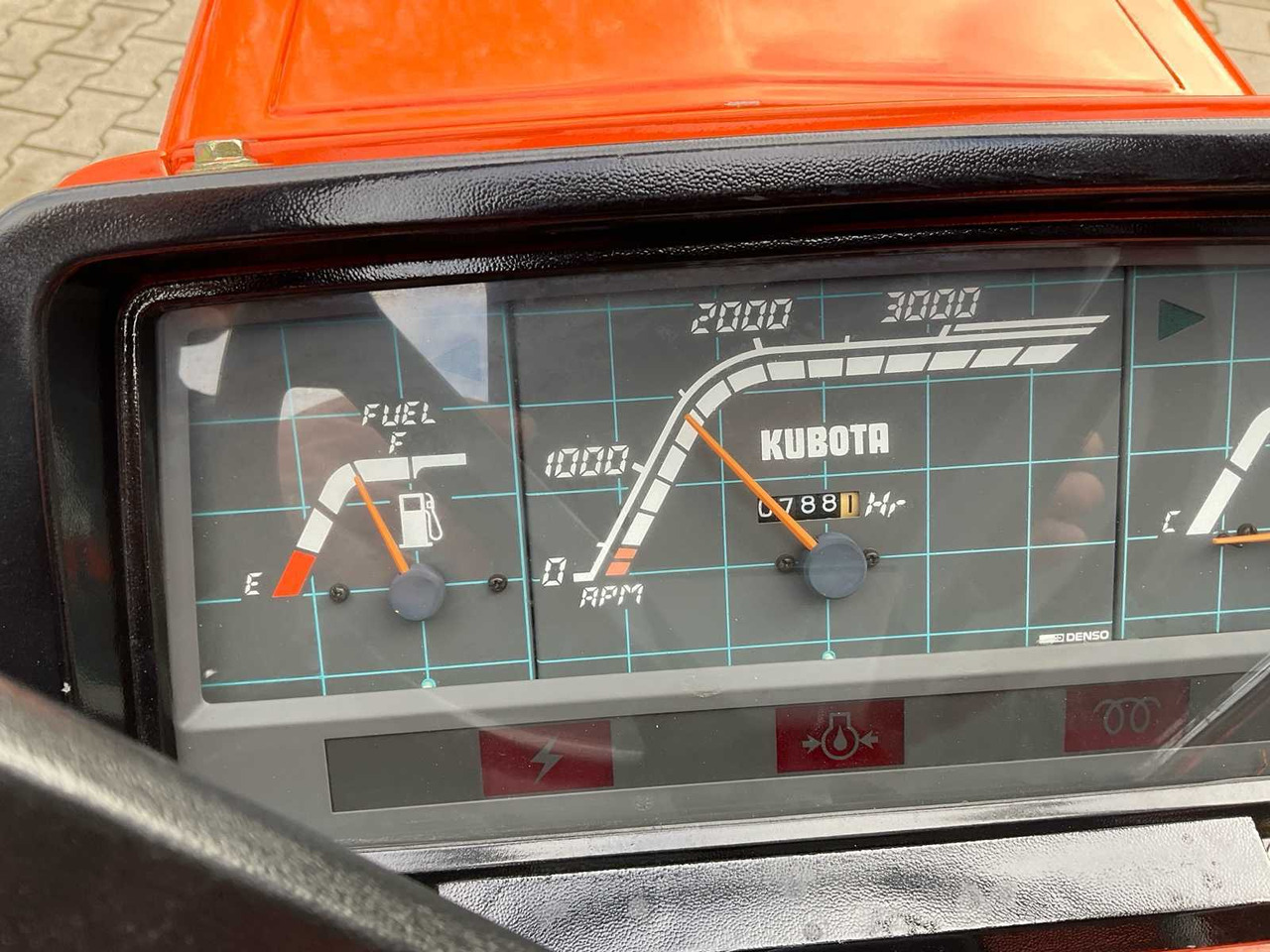 Compact tractor Kubota Bulltra B1-14DT